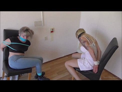 ❤️ Asılı / bağlanmış və ağzı bağlanmış / çətinlik içində olan qız Sərt porno az.high-pass.ru ️❤